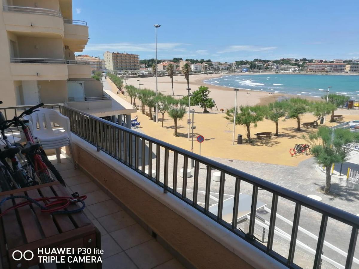 Riells Playa Apartment L'Escala Exterior photo
